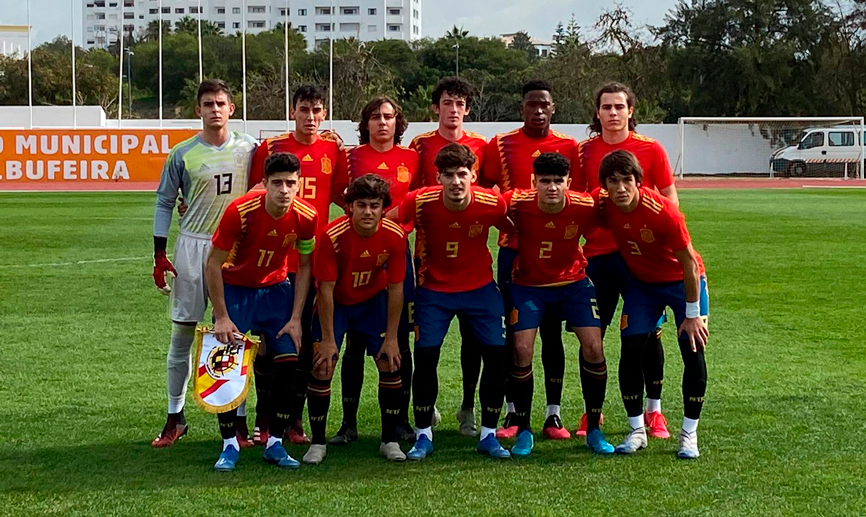 Once inicial de la Selección en el estadio de Albufeira
