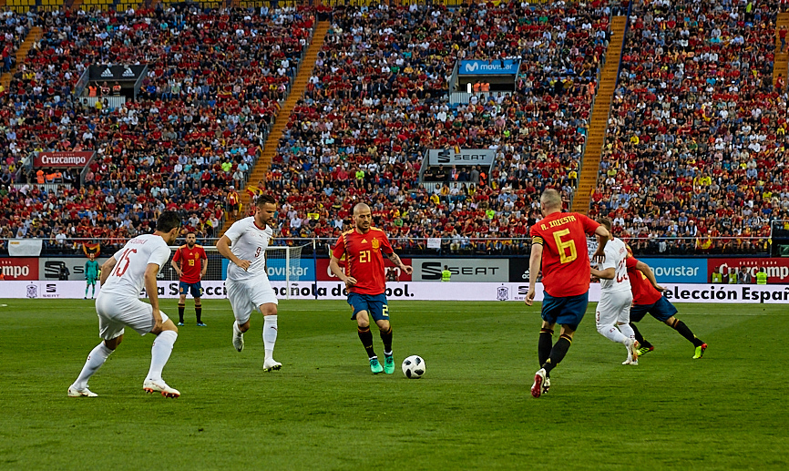 Andrés Iniesta y David Silva ante el público castellonense