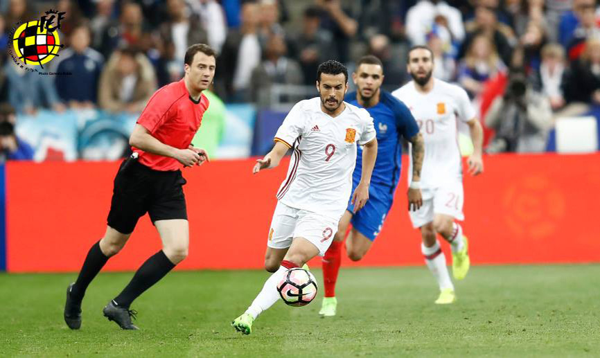 Pedro Rodríguez en un partido con la Selección española