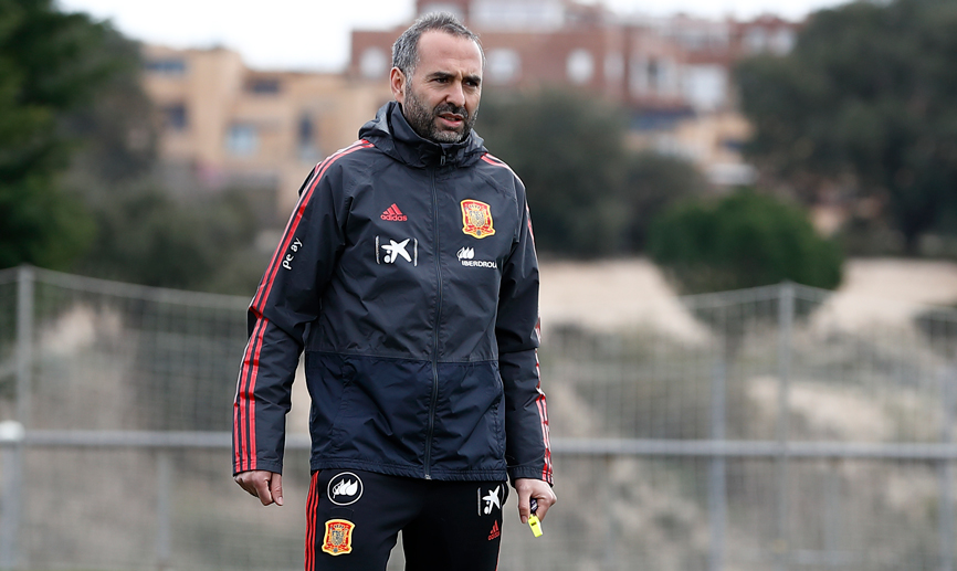 Pedro López durante un partido amistoso de la Sub-19