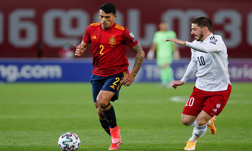 Pedro Porro durante el encuentro frente a Georgia