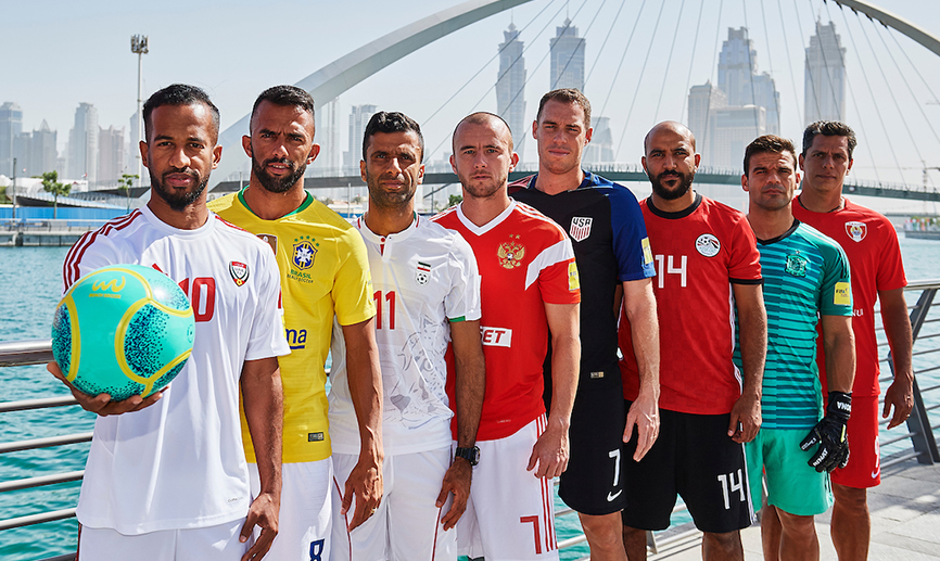 Los capitanes de las 8 selecciones que disputan la Copa Intercontinental de Fútbol Playa