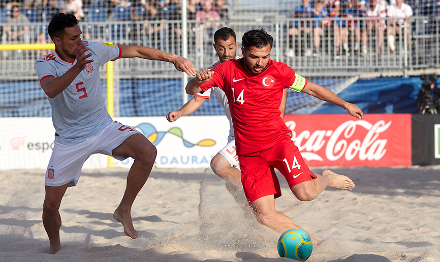 Momento del partido entre España y Turquía jugado en Salou
