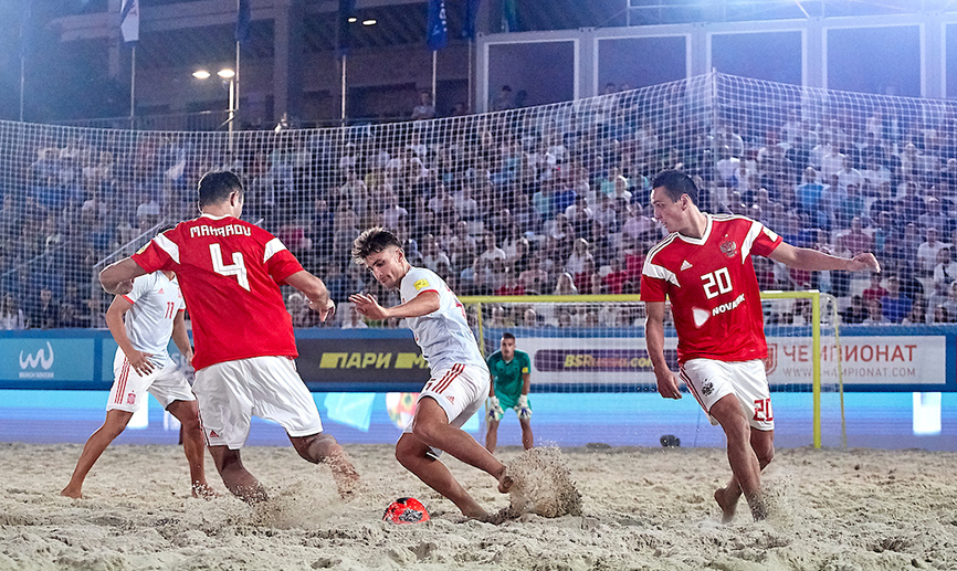 España cae ante la anfitriona y se jugará el billete al Mundial ante Portugal