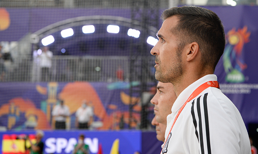 Christian Méndez, seleccionador nacional de fútbol playa