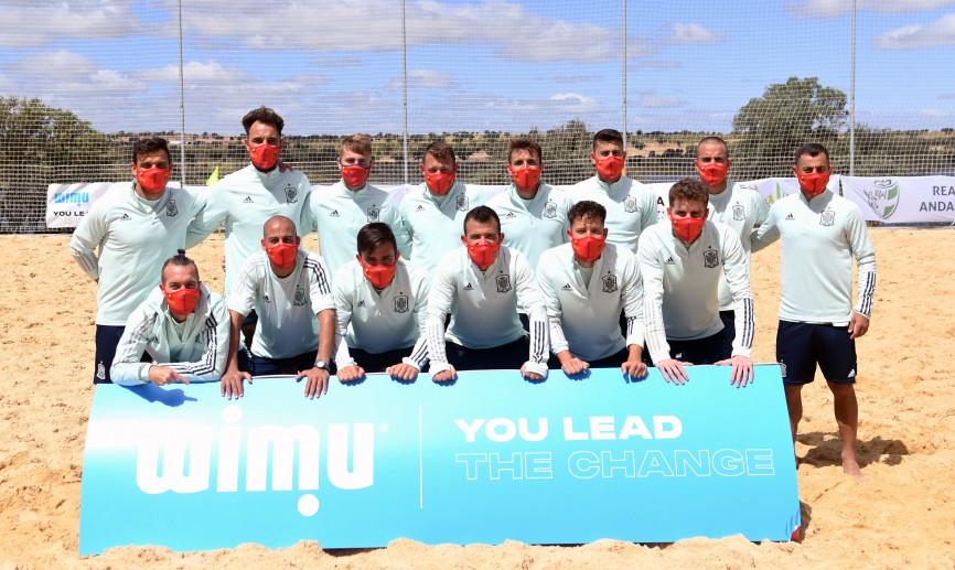 Selección española posando con WIMU