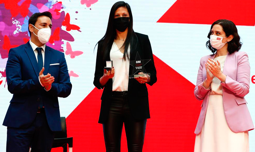 Jennifer Hermoso recibe su Reconocimiento 8 de marzo de la Comunidad de Madrid