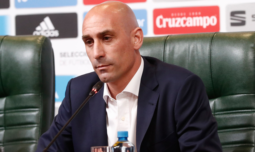 El Presidente de la RFEF, Luis Rubiales, contesta las preguntas de los periodistas en Krasnodar