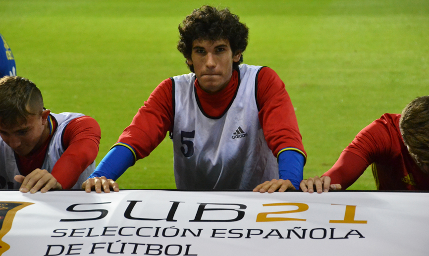 Jesús Vallejo durante el entrenamiento de la Selección Sub-21 en Cartagena