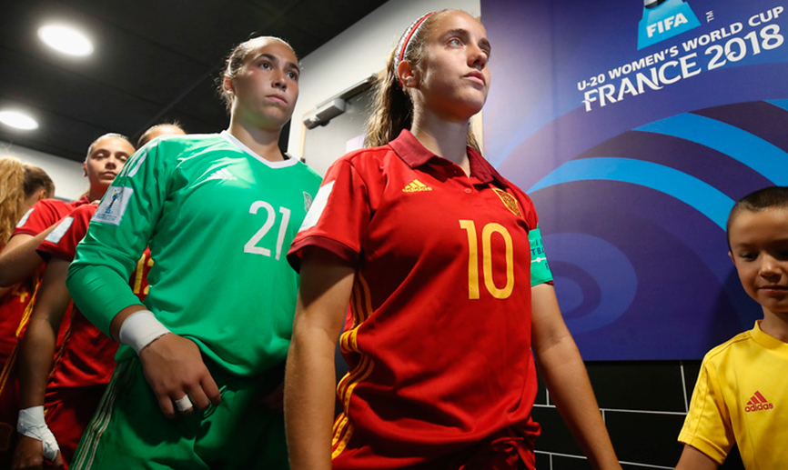Las jugadoras de la Selección Sub-20 se preparan para saltar al campo en un partido del Mundial