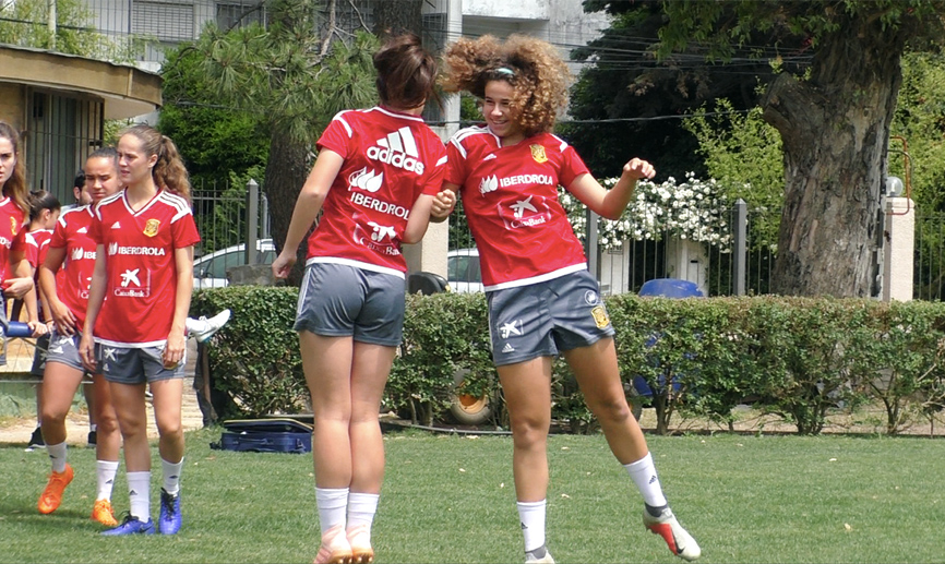 Momento del entrenamiento de la Selección española Sub-17