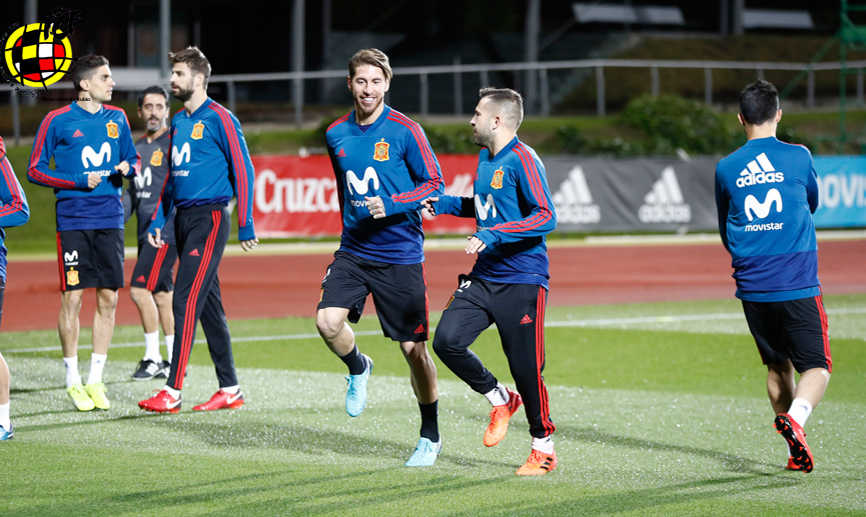 La Selección española toma contacto con el verde pensando en Costa Rica