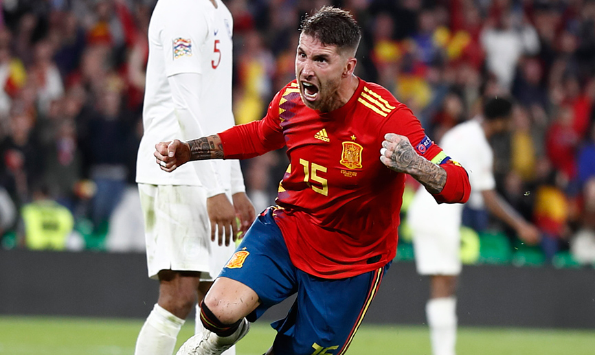 Sergio Ramos celebra su gol ante Inglaterra