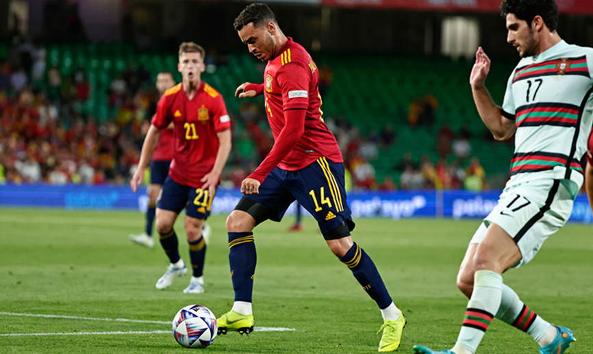 Raúl de Tomás abandona la concentración del equipo