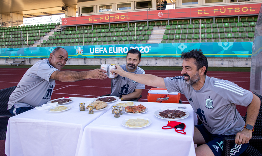 Los responsables de material de la Selección celebran su día libre