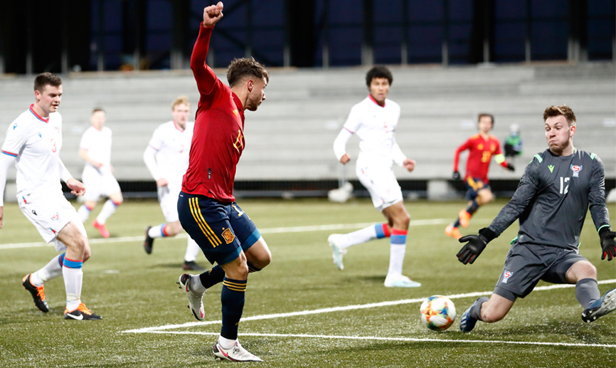Momento del partido de la Selección Sub-21 en Islas Feroe