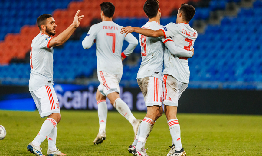 Los jugadores de la Selección española celebran su tanto en Basilea