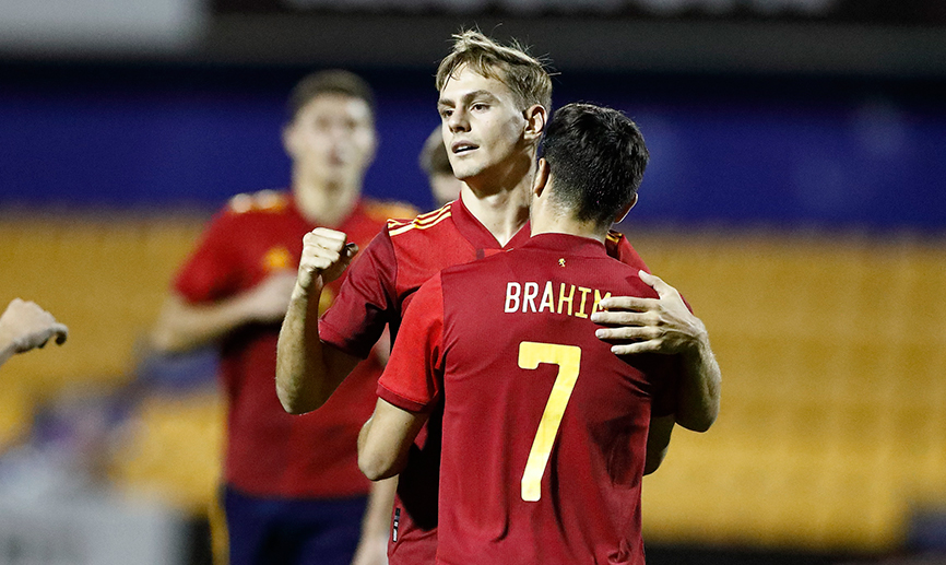 Los jugadores de la Selección española Sub-21 festejan un tanto en Alcorcón