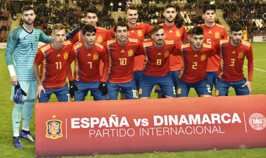 La Selección española Sub-21 posa antes de su encuentro frente a Dinamarca en Logroño
