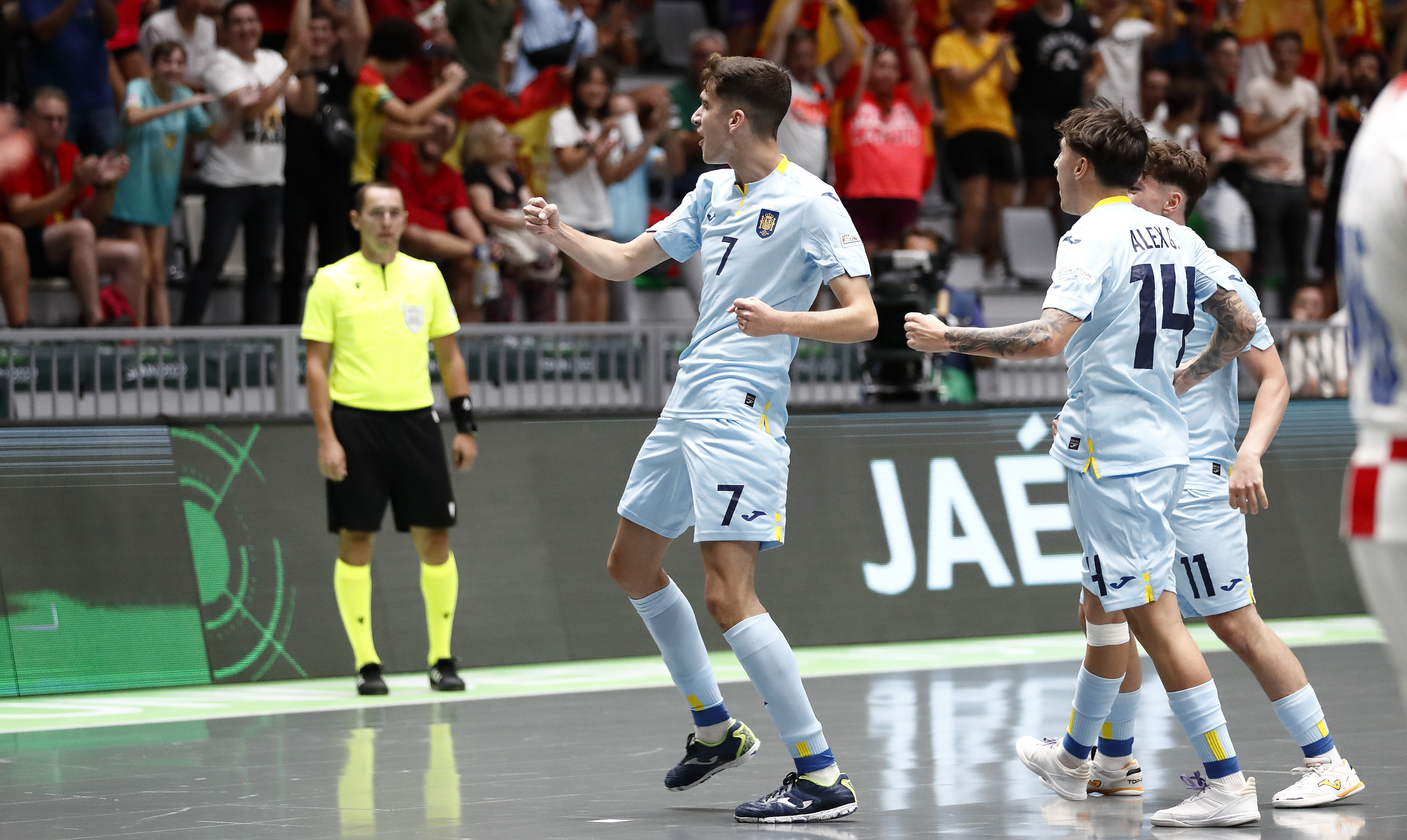 Pablo Ordóñez, celebrando uno de sus cuatro goles ante Croacia.