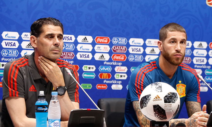 Fernando Hierro y Sergio Ramos comparecen ante los periodistas en Sochi