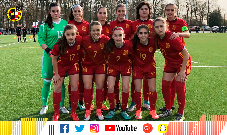 La selección española Sub-16 femenina antes de su encuentro frente a Inglaterra en York