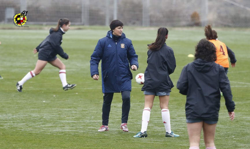 Entrenamiento de la Selección española Sub-16 femenina