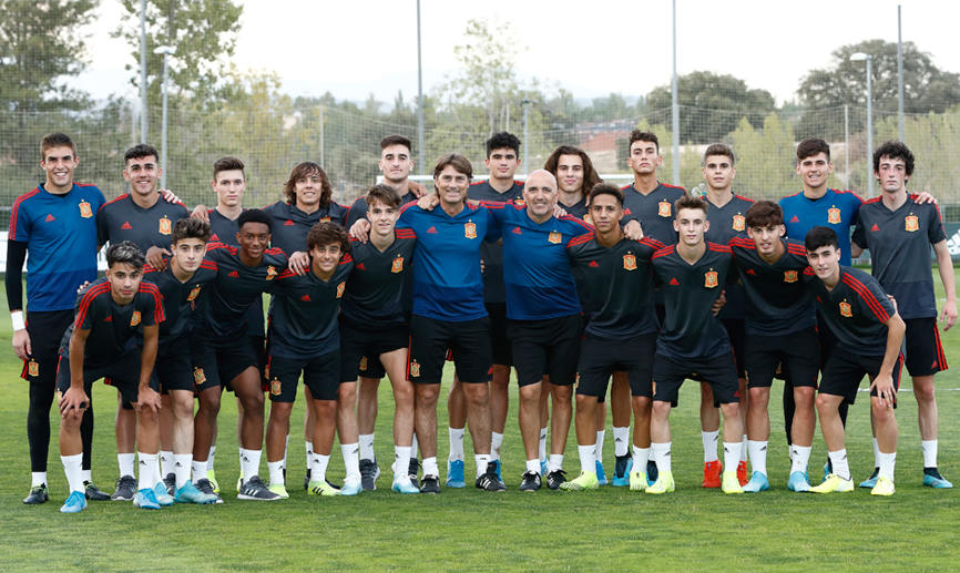 La Selección Sub-17 entrena en la Ciudad del Fútbol