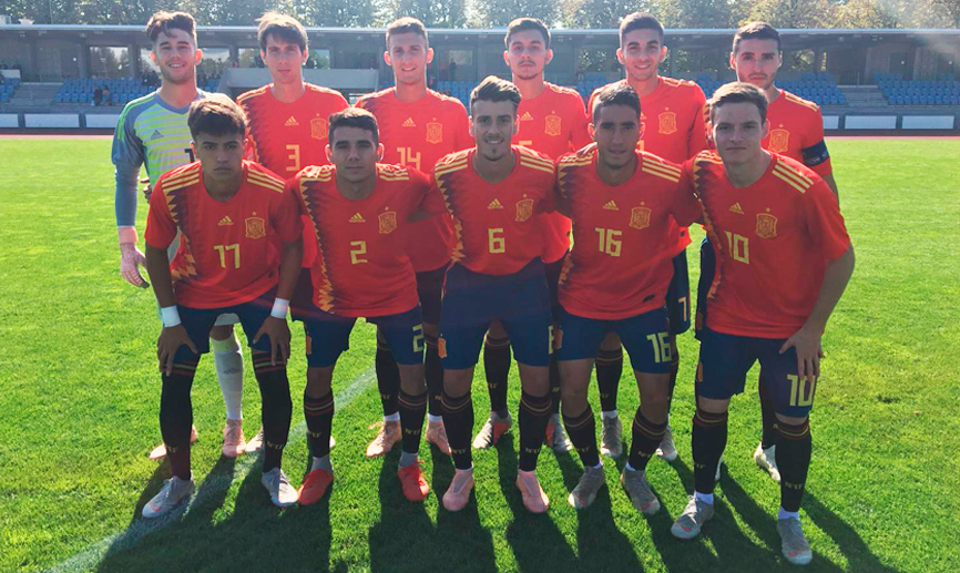 La Selección española Sub-19 posa antes de su partido contra Andorra