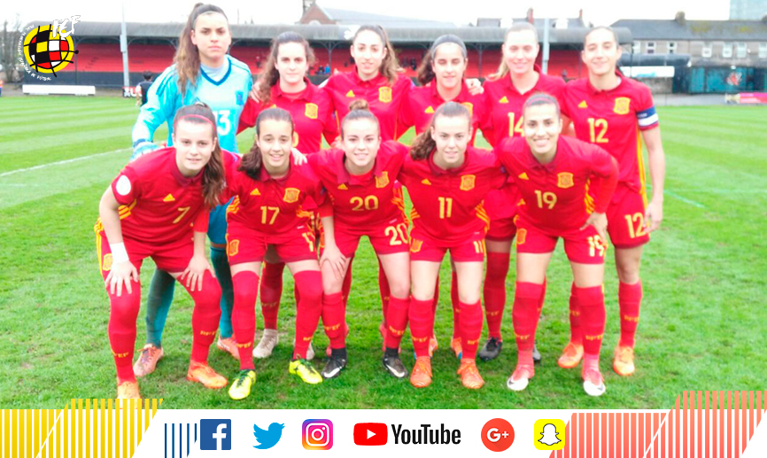 La selección española Sub-19 femenina posa antes de su encuentro frente a Austria en Cork