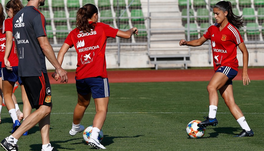 La Selección Sub-20 femenina se ejercita en la Ciudad del Fútbol
