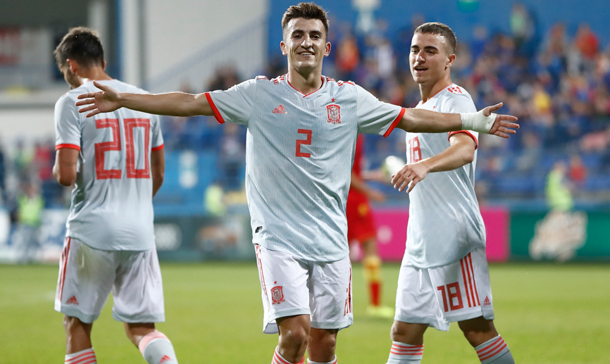 Aitor Buñuel celebra el primer tanto de España en Montenegro