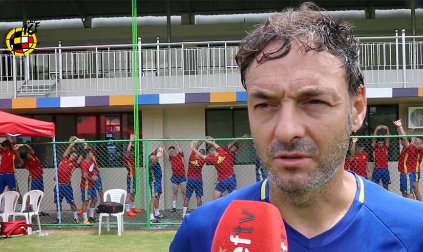 Santi Denia: "Brasil es un equipo muy bien trabajado. Es una de las favoritas al título"