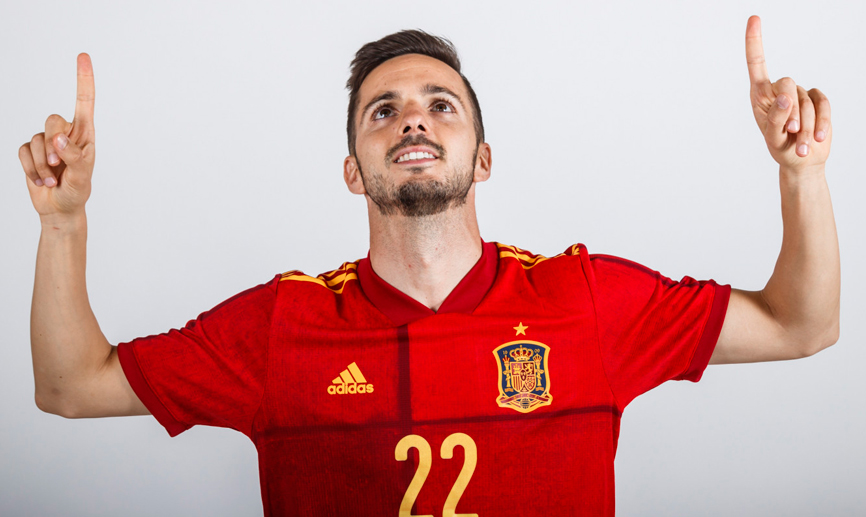 Pablo Sarabia durante una sesión de fotos en la Ciudad del Fútbol