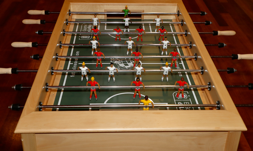 La RFEF presenta el primer futbolín oficial de la Selección femenina