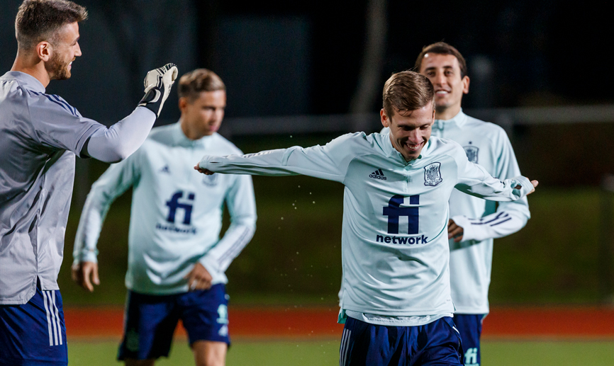 Dani Olmo y Unai Simón en un momento del entrenamiento