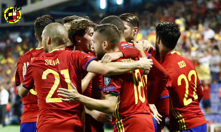 La Selección celebra uno de los tres goles ante Albania