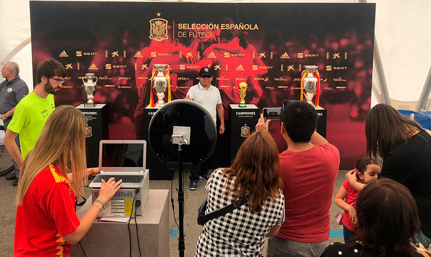 Gran éxito de la Fan Zone de la Selección en el Bernabéu