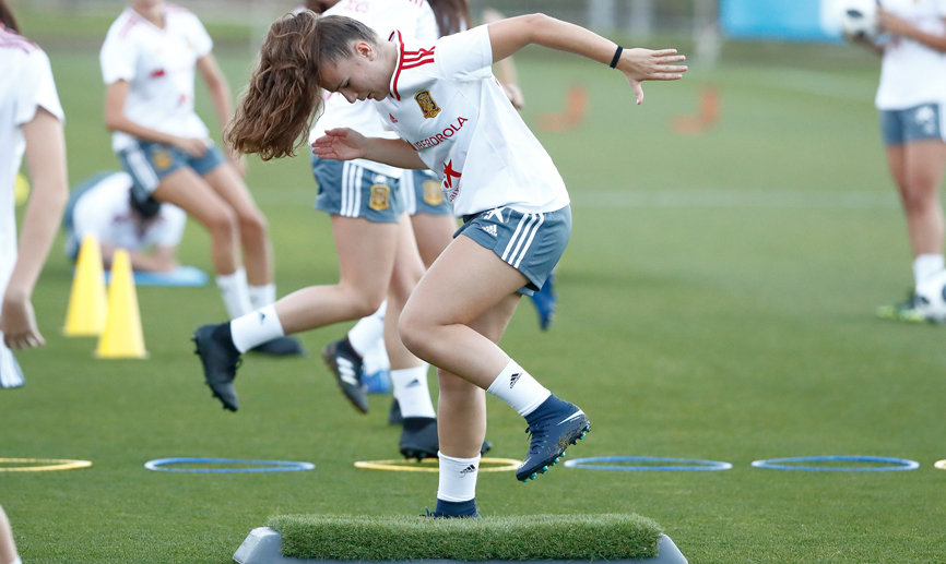 La Selección Sub-16 femenina entrena en Las Rozas