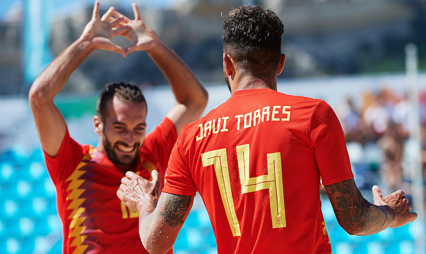 Llorenç y Javi Torres celebran un gol