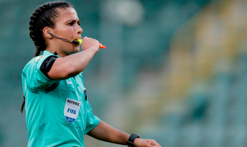 Shona Shukrula, árbitra del España-Moldavia Femenino