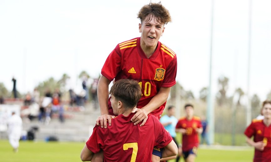 La Selección española Sub-15 celebra el primer gol de su duelo frente a México