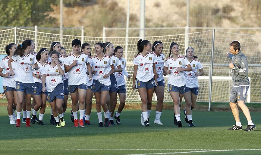 ¡La Sub-16 femenina se pone el mono de trabajo!