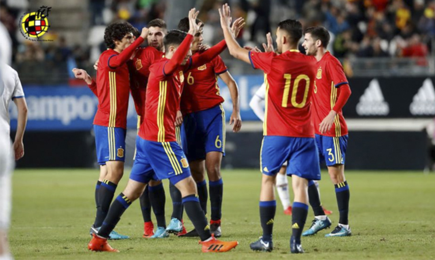 Los jugadores de la Sub-21 celebran el gol contra Islandia