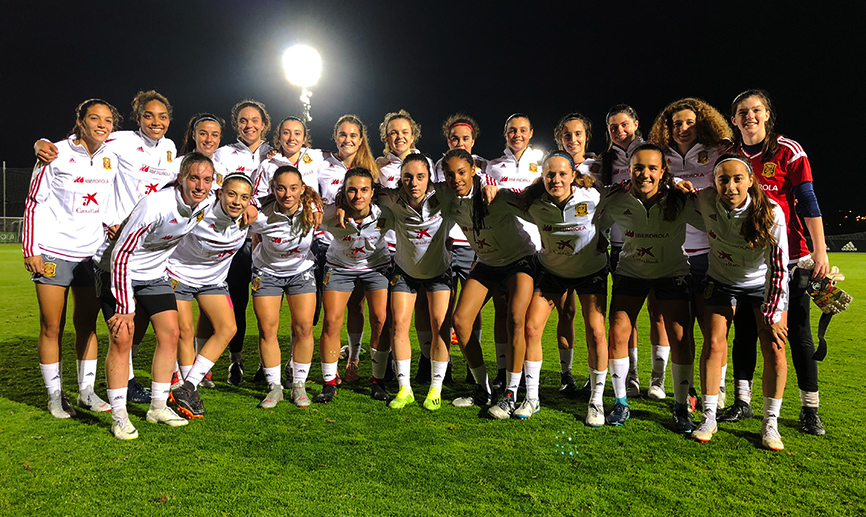 La Sub-17 femenina completa su primer entrenamiento en Las Rozas