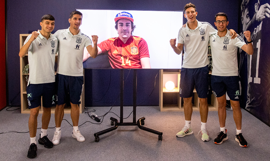 Los jugadores de la Selección española se someten al "Magic-test" de Fernando Alonso