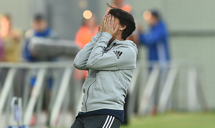 Toña Is celebra al final del partido