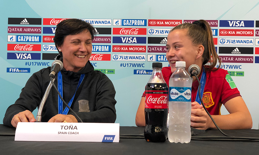 Toña Is y Claudia Pina en rueda de prensa