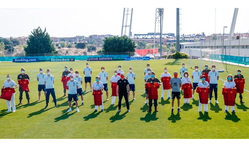 Los jugadores de la Selección reciben su vacuna contra el Covid-19 en la Ciudad del Fútbol