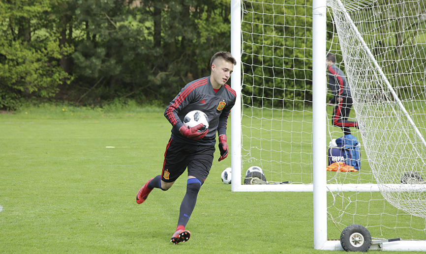VÍDEO | Así entrenan los porteros a un día del debut de España